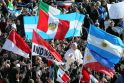 Popiežius pritarė Argentinoje nužudytų kunigų kanonizavimo procesui