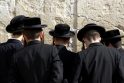 Paleisti penki iš 12 suimtųjų dėl atakos prieš žydų turgavietėje