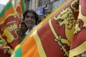 Šventė: Kolombo gyventojai vakar sveikino vienas kitą su pergale prieš tamilų sukilėlius.
