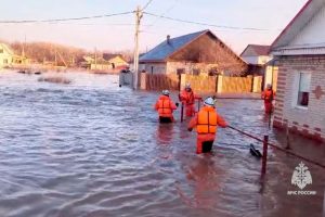 Rusijoje pratrūko užtvanka: evakuota daugiau kaip 4 tūkst. žmonių