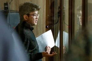 Mirtinai žmoną sumušęs buvęs Kazachstano ministras nuteistas kalėti