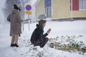 Suomijos policija: tikėtina, kad mokykloje surengtos šaudynės buvo suplanuotos