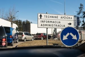 Konkurencijos taryba ragina keisti automobilių techninės apžiūros tvarką