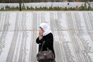 Po 27 metų Nyderlandai atsiprašė už genocidą Srebrenicoje