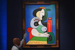 P. Picasso paveikslas „Moteris su laikrodžiu“ aukcione parduotas už 139 mln. JAV dolerių