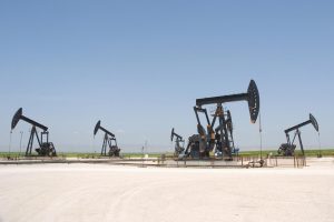 Naftos kainos sugrįžo į 40 JAV dolerių už barelį lygį