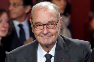 Buvęs Prancūzijos prezidentas J. Chiracas lieka ligoninėje