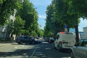 Per avariją V. Putvinskio gatvėje nukentėjo mopedo vairuotojas