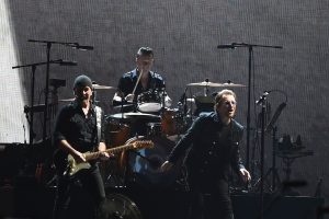 Airių roko grupė U2 pirmą kartą surengė koncertą Indijoje