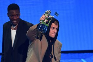 Žvaigždėmis žibėjusioje MTV VMA ceremonijoje triumfavo Lil Nas X, J. Bieberis