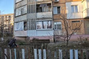 Ukraina: Rusija numetė bombą Chersone, nukentėjo vaikas