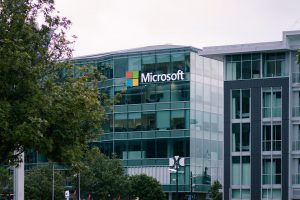 „Microsoft“ į debesų kompiuteriją Lenkijoje investuos 1 mlrd. dolerių