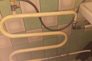 Vonios patalpoje – netikėtas radinys: gyventojas savavališkai naudojo vandenį?