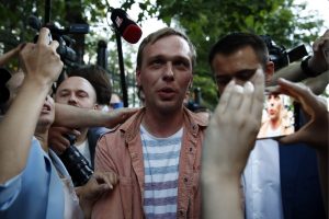 Lekia galvos: Maskvoje dėl I. Golunovo bylos atleisti keturi policijos pareigūnai