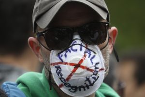 JT ragina įšaldyti veidų atpažinimo technologijų naudojimą prieš protestuotojus