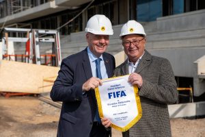 FIFA prezidentas įvertino Kaune kylantį stadioną: čia bus viskas, ko reikia pergalėms