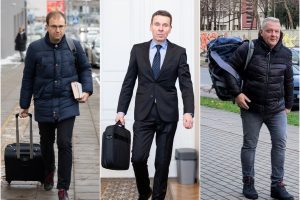 R. Kurlianskis, V. Gapšys ir E. Masiulis atgabenti į Kauno kalėjimą