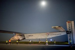 Orlaivis „Solar Impulse 2“ iš Niujorko oro uosto leidosi į kelionę per Atlantą 