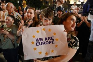 Tūkstančiai žmonių Sakartvele susirinko į mitingą už narystę ES