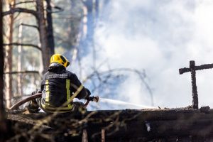 Širvintų rajone degė medinis namas, žmonių viduje nebuvo