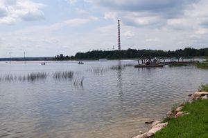 Elektrėnų mariose burlaivis kliudė elektros liniją, penki žmonės išgabenti į ligoninę