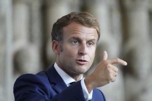 E. Macronas stipresnės Prancūzijos pažadu siekia suteikti postūmį savo kadencijai