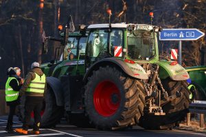 Apklausa: beveik pusė vokiečių palaiko ūkininkų protestus