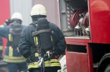 Panevėžio daugiabutyje kilo gaisras – įtariamas padegimas