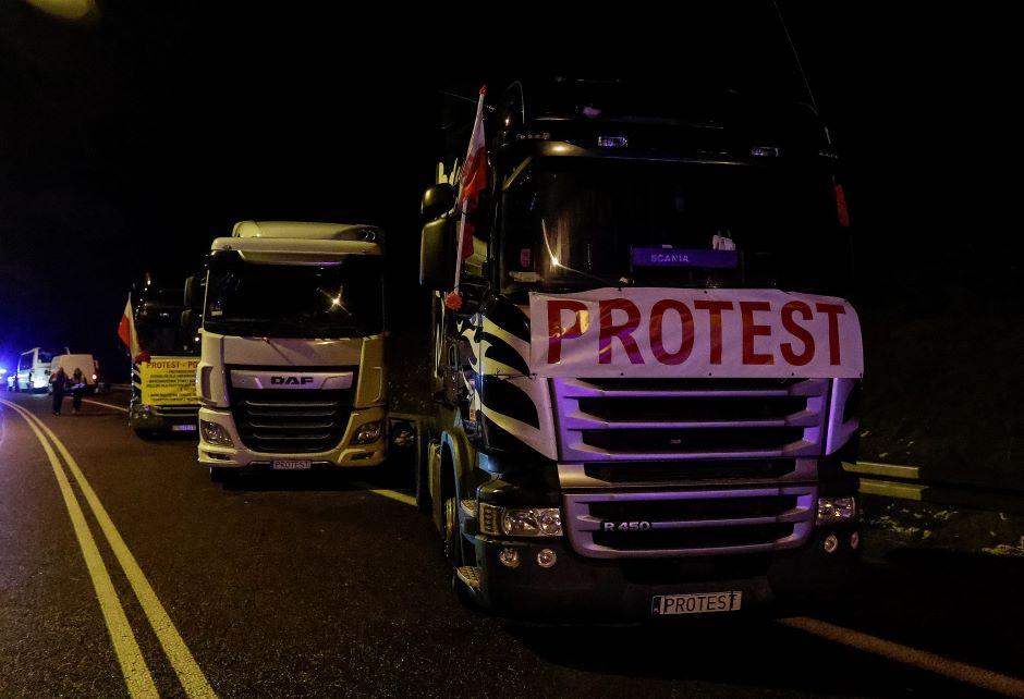 Polscy truckerzy przedłużają blokadę granicy z Ukrainą: dołączyli także rolnicy