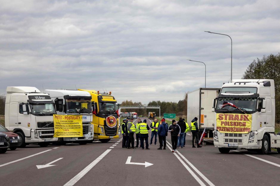 Demonstracja przeciwko nieuczciwej konkurencji: polscy truckerzy blokują ukraińską granicę