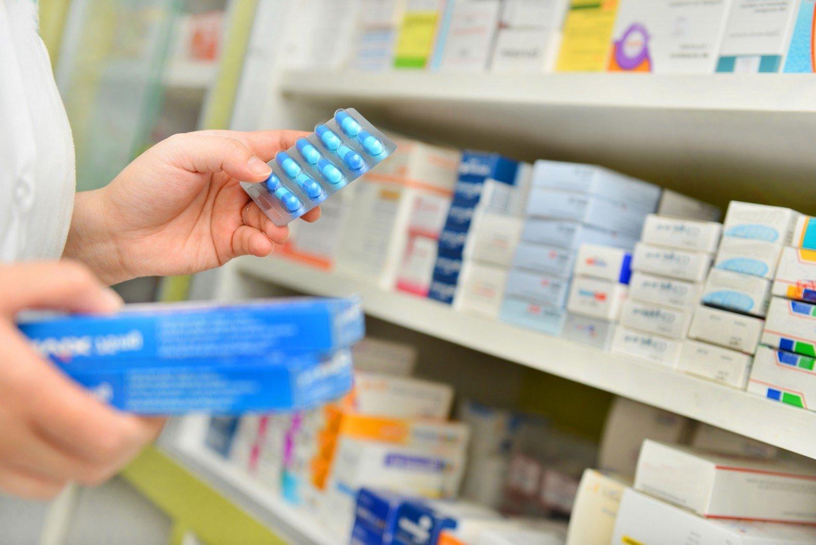 Litwini coraz częściej kupują w sklepach leki dostępne bez recepty.  Które są najpopularniejsze?