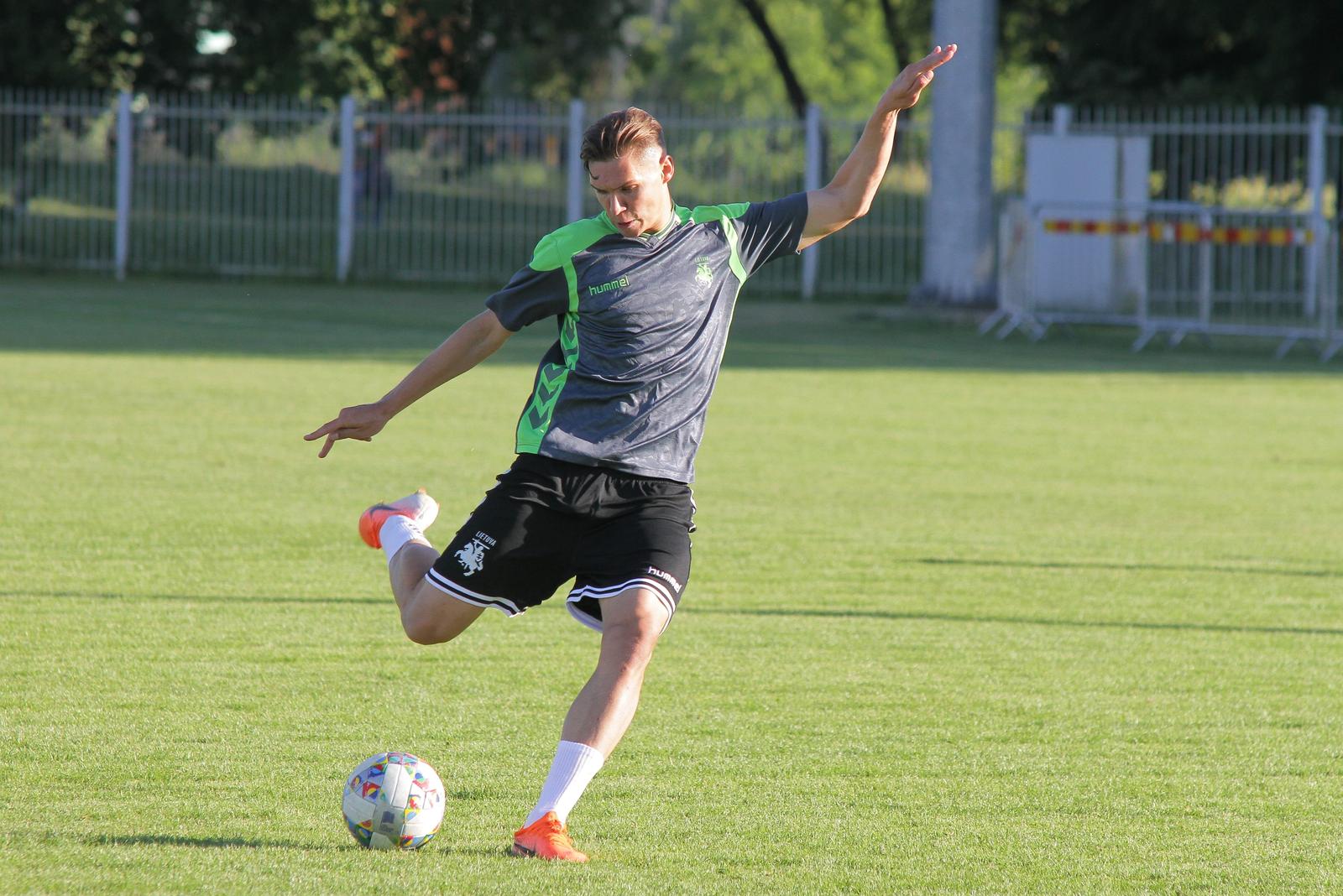 futbolo prekybos sistema
