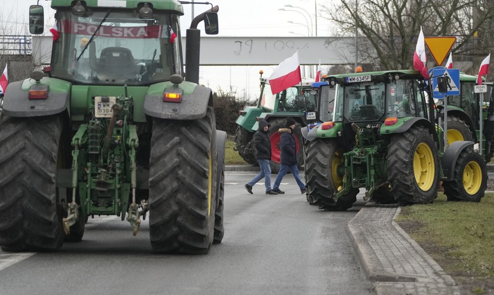 Polscy rolnicy znów porzucają ukraińskie zboże i napięcie rośnie