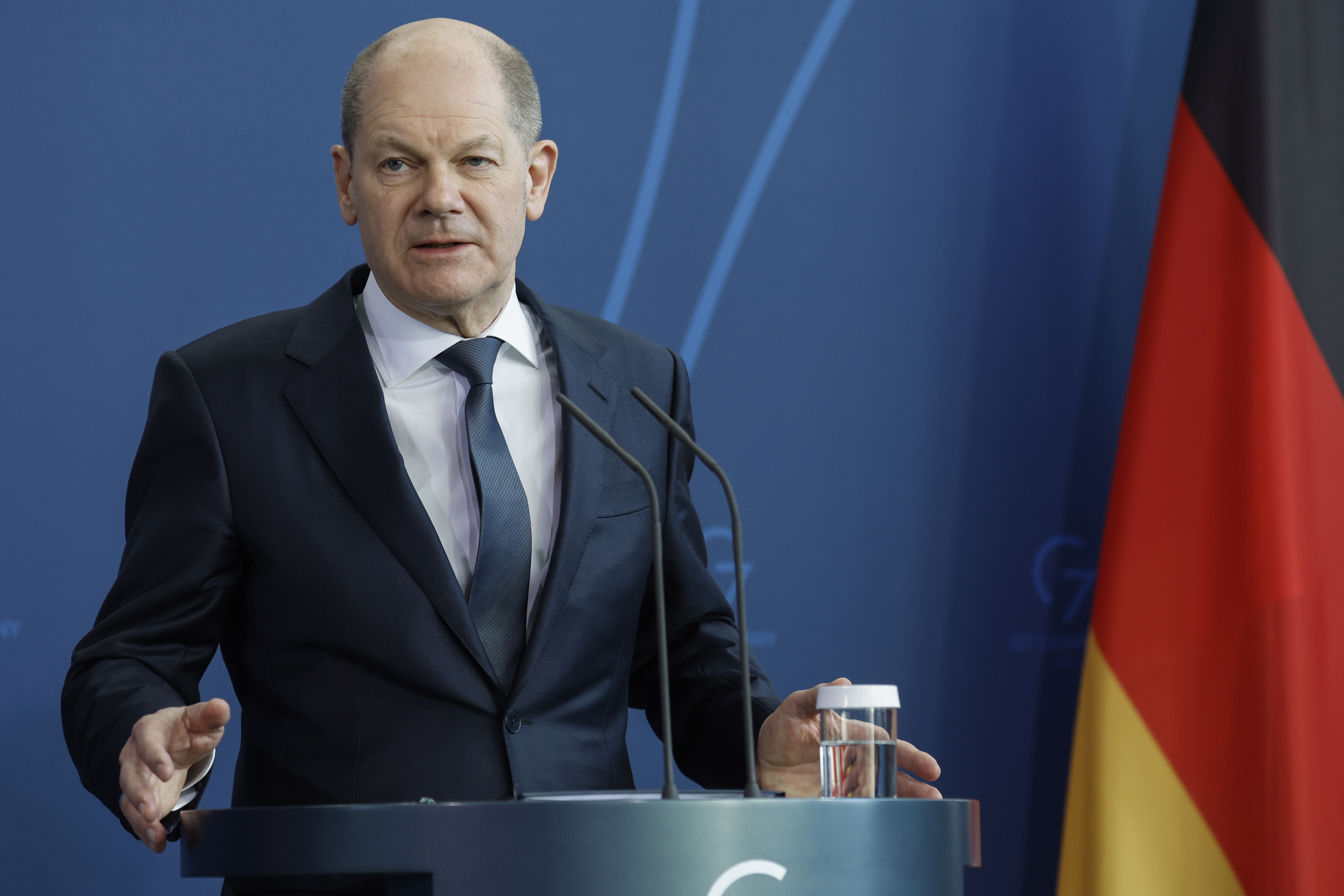 O. Scholz ha invitato V. Putin a fermare l’attacco in Ucraina