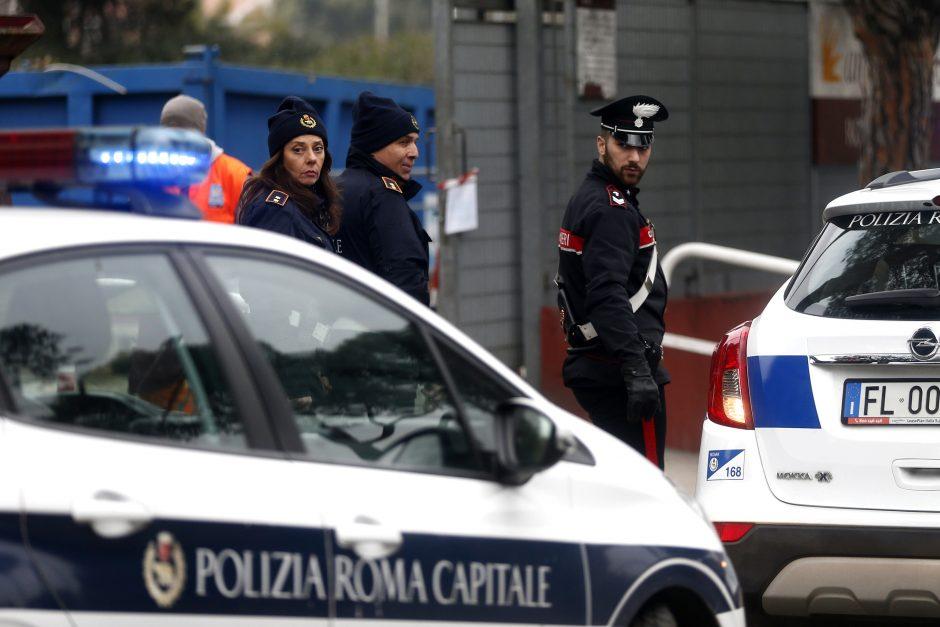 La polizia italiana fa irruzione a Milano dopo le aggressioni sessuali di Capodanno