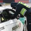 Incidentas su vaikais: kas dangsto pareigūną?