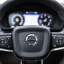 „Volvo XC40“ jau testuojamas ir Lietuvos gatvėse