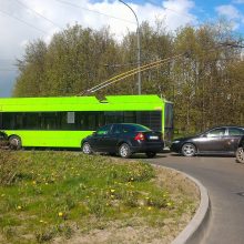 Judrioje Kauno vietoje – troleibusų kamštis