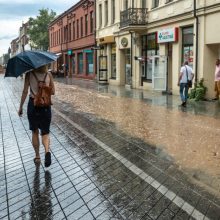 Dėl potvynio Laisvės alėjoje kaltas lietus ar „Autokausta“?