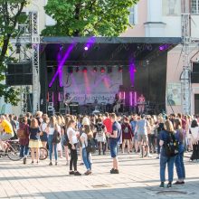 Studentai šėlo su makaronais, indiškais saldėsiais ir „Baltuoju kiru“ 