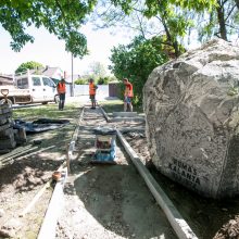 Besiruošiant R. Kalantos žūties metinėms atnaujintas paminklinis akmuo