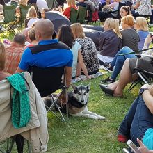 Bardų festivalis „Akacijų alėja“: lietus klausytojų neišgąsdino 