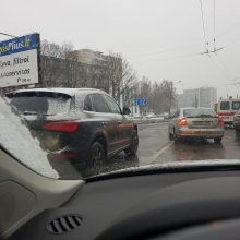 Kaune – trijų automobilių avarija, yra sužeistųjų