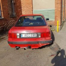Klaipėdos ligoninės kieme sudaužytos trys mašinos