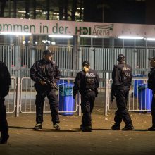 Vokietijos ir Olandijos futbolo rinktinių rungtynės atšauktos dėl sprogdinimo grėsmės