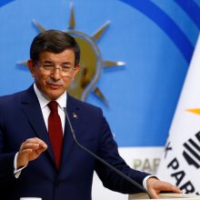 Dėl konfliktų su Turkijos prezidentu atsistatydins šalies premjeras