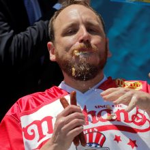 JAV dešrainių valgymo čempionas pasiekė naują rekordą