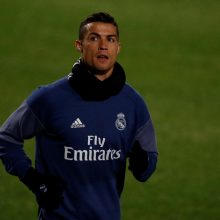 C. Ronaldo laimėjo ketvirtąjį Auksinio kamuolio apdovanojimą