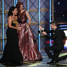 Ant raudonojo „Emmy“ kilimo laimėjo balta spalva