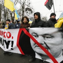 Ukrainoje tūkstančiai demonstrantų išėjo į gatves